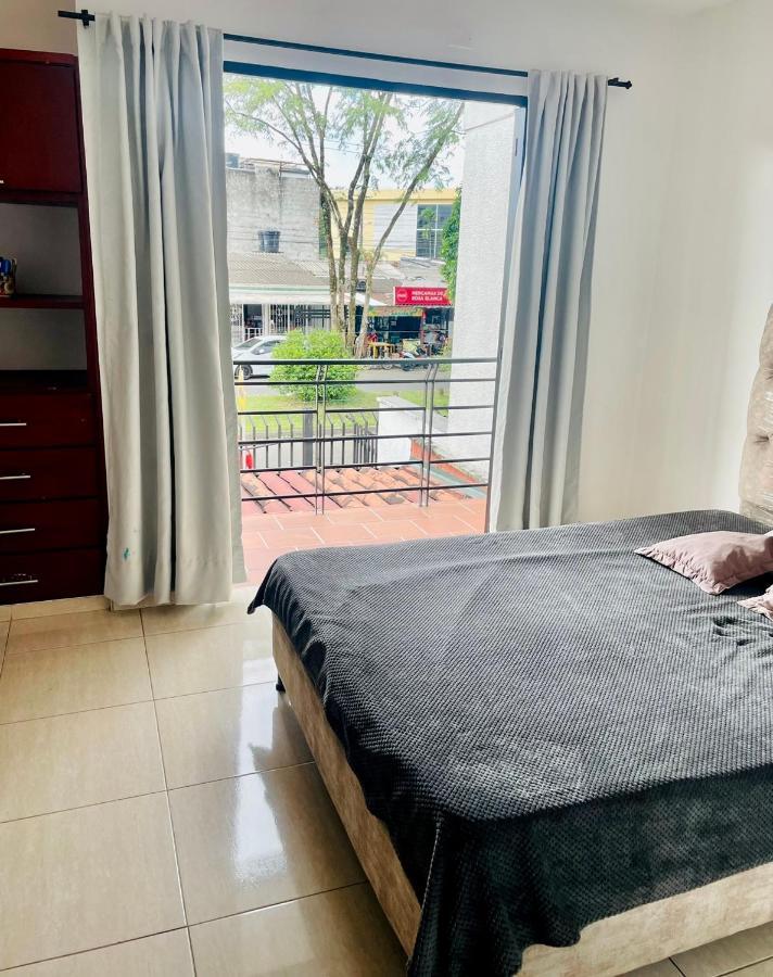 Hostal Roma Villavicencio Luaran gambar